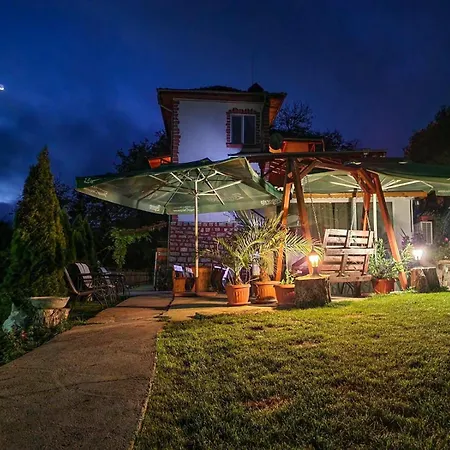 招待所 марчела и ресторант мъри