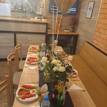 марчела и ресторант мъри 招待所 Gara Lakatnik